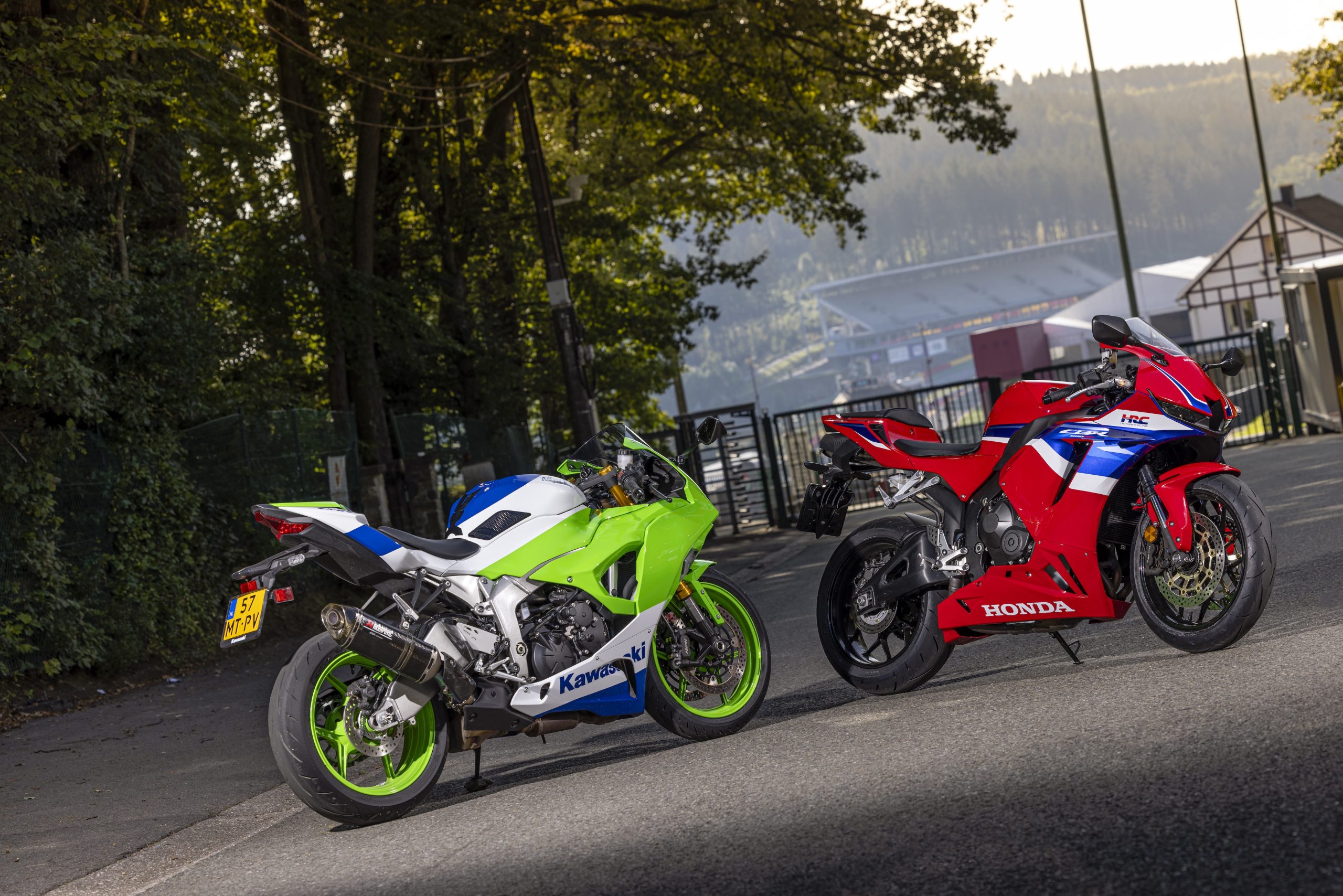 Supersports Vergelijk CBR600RR Ninja ZX-6R