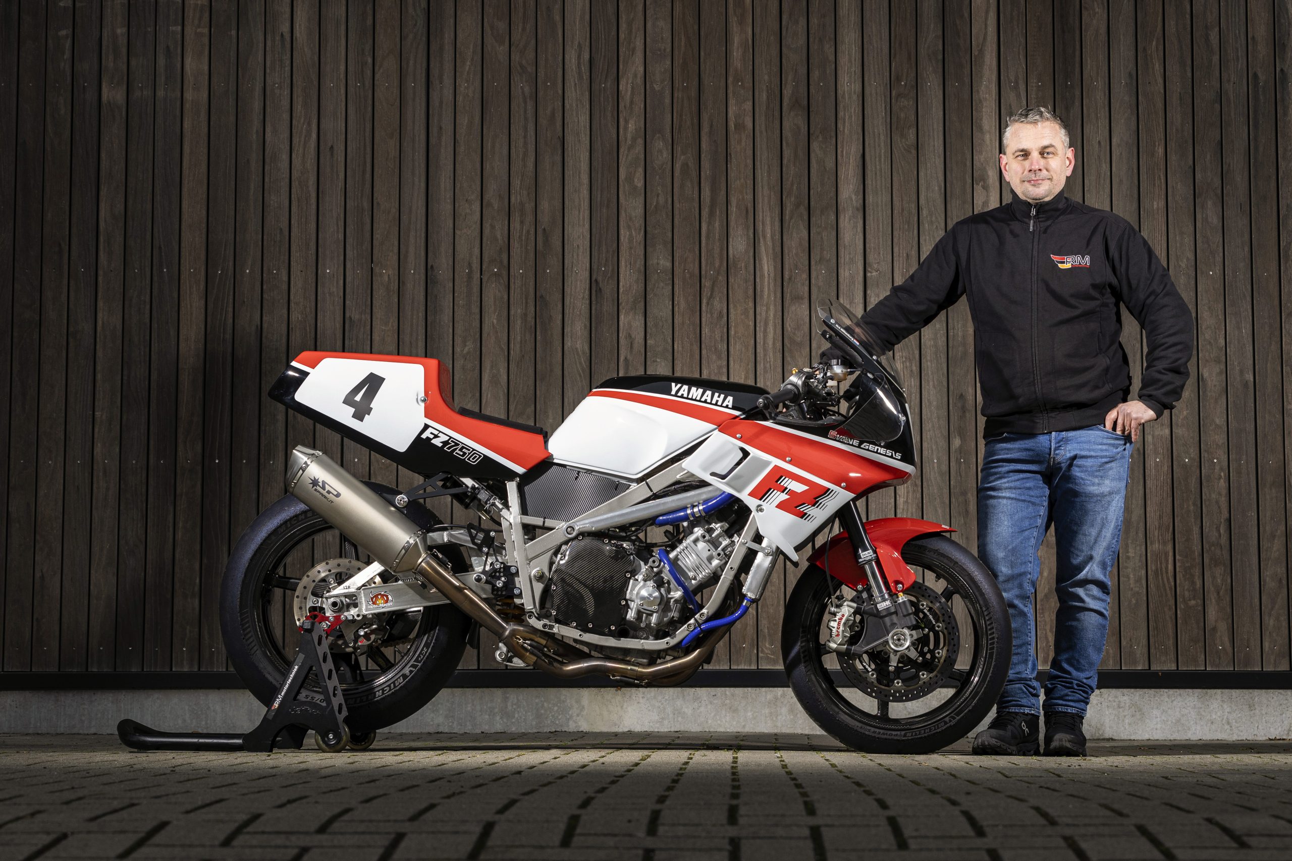 Yamaha FZ750