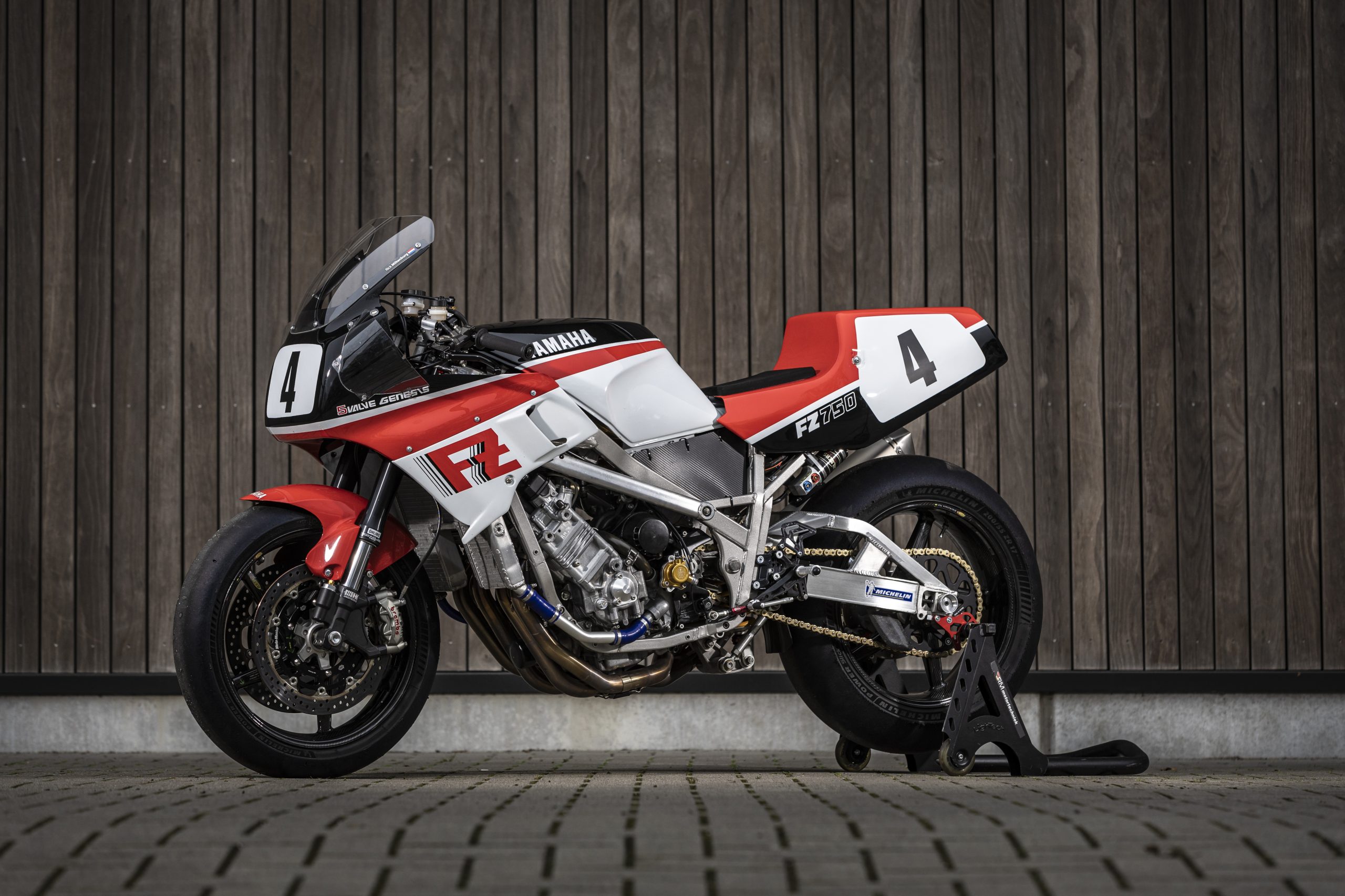 Yamaha FZ750