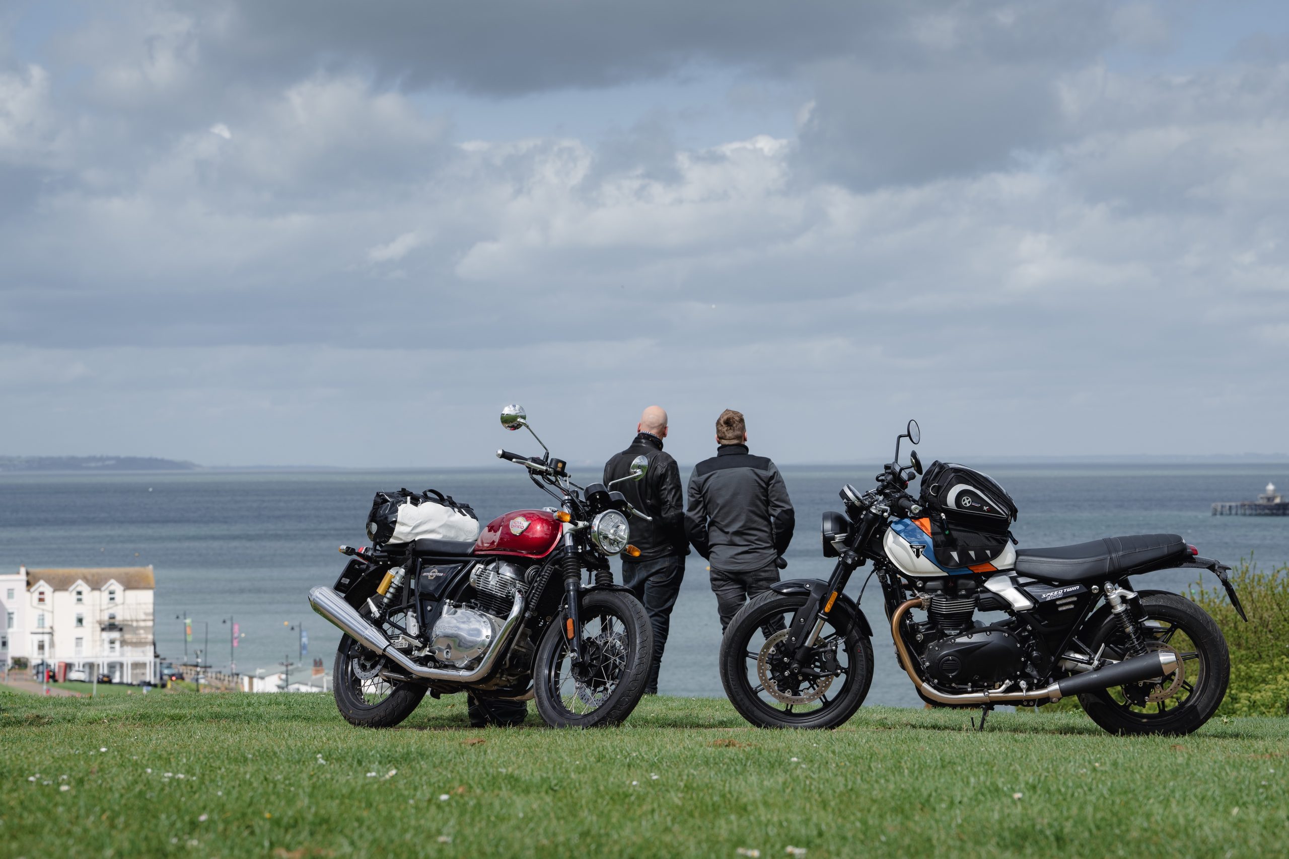 Royal Enfield Interceptor 650 vs Triumph Speed Twin 900