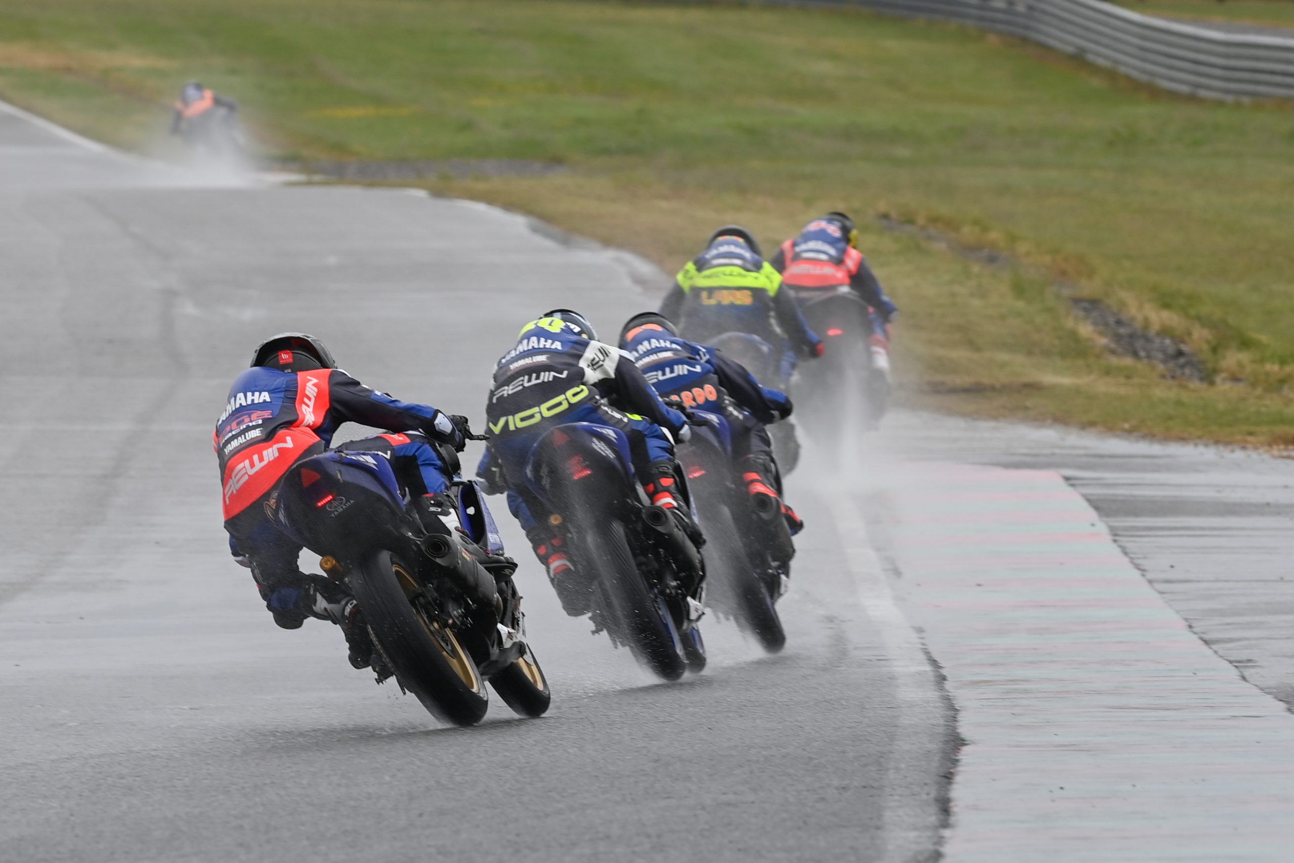 Yamaha R3 Cup