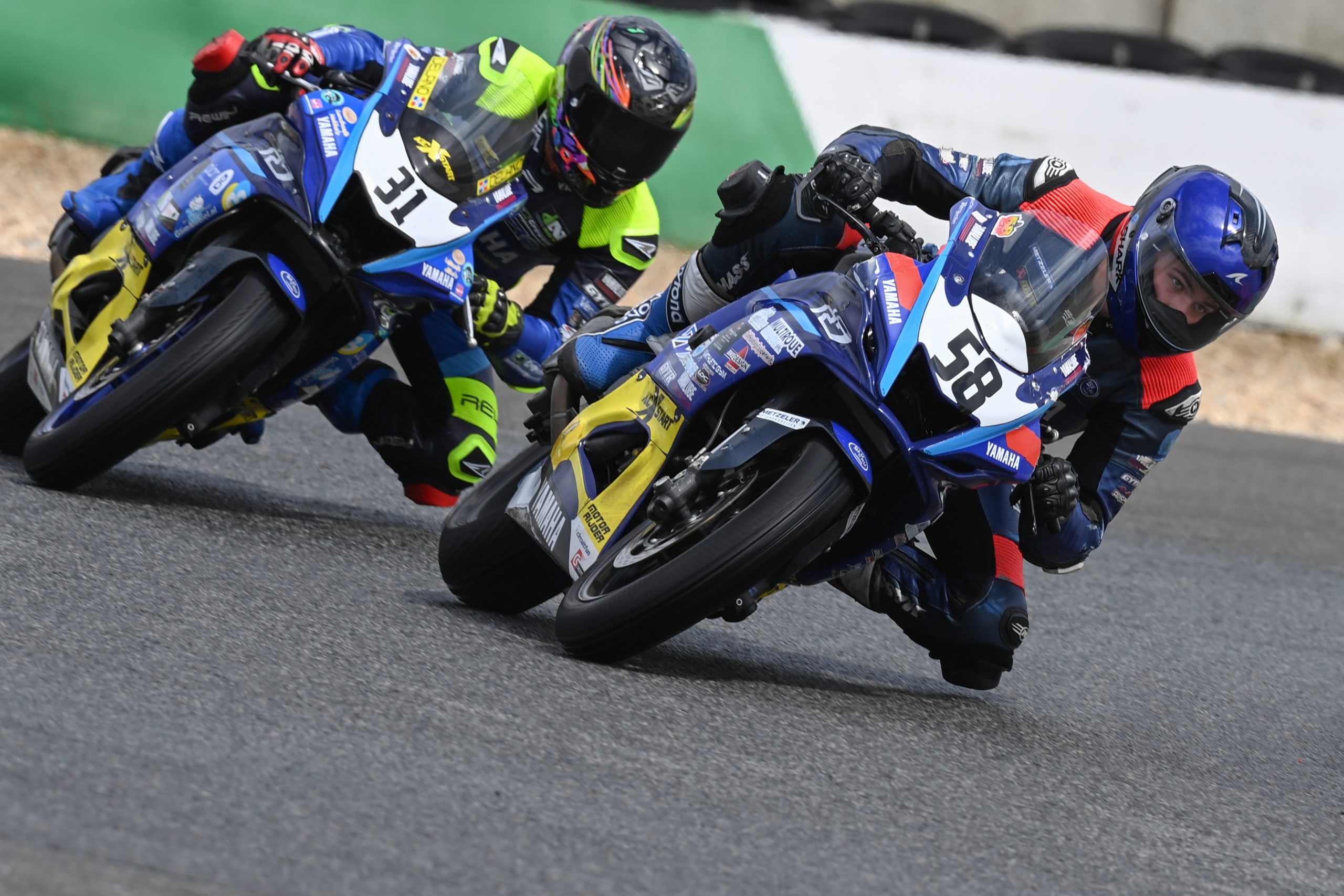 Yamaha R7 Cup