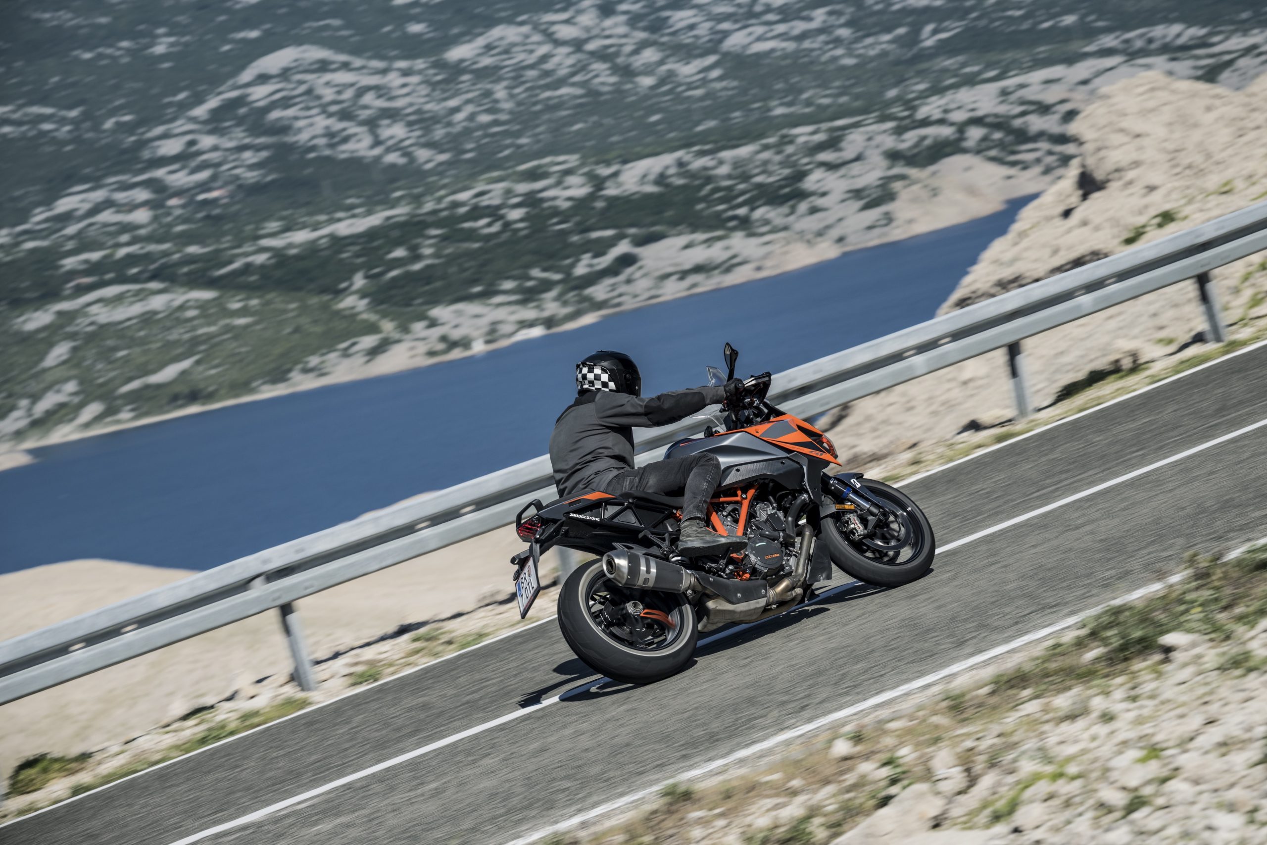Bridgestone Battlax T33