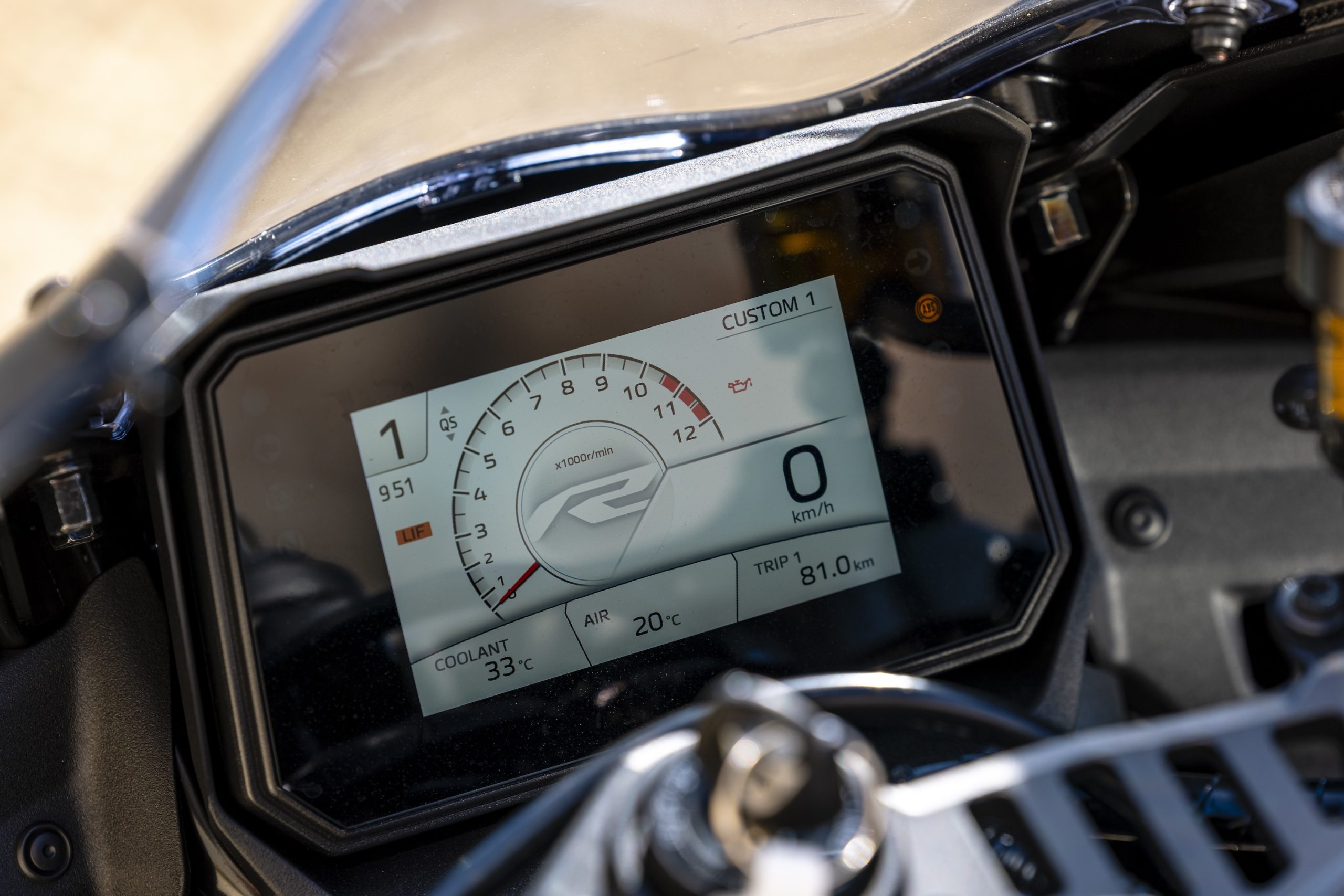 CFMoto 675SR-R vs Ducati Panigale V2 S vs Yamaha R9