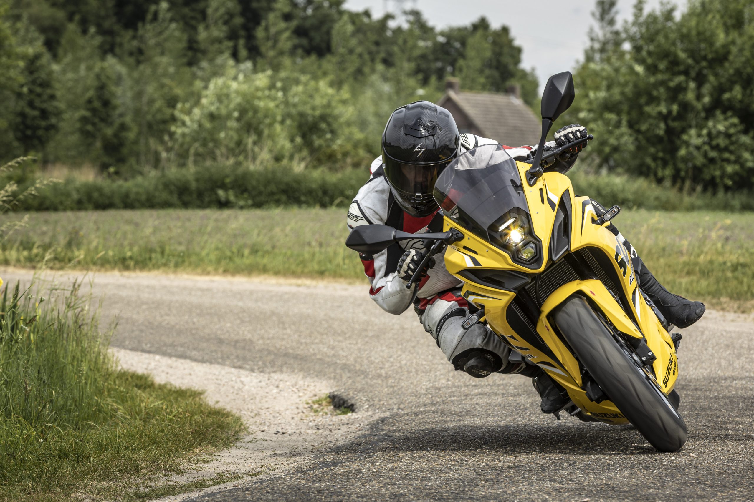 Suzuki GSX-8R