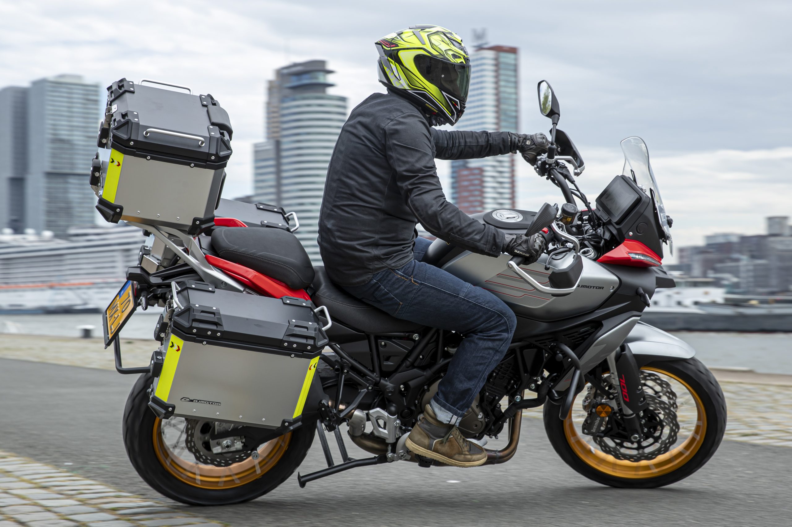 QJMotor SRT 700 SX Touring
