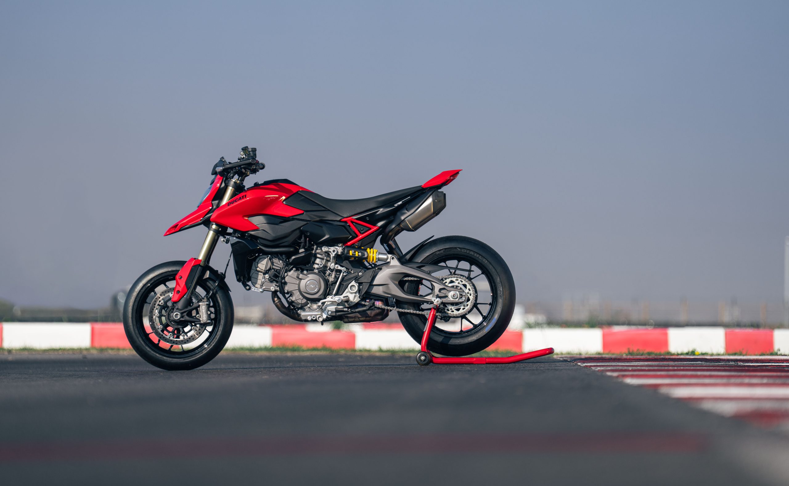 Ducati Hypermotard V2