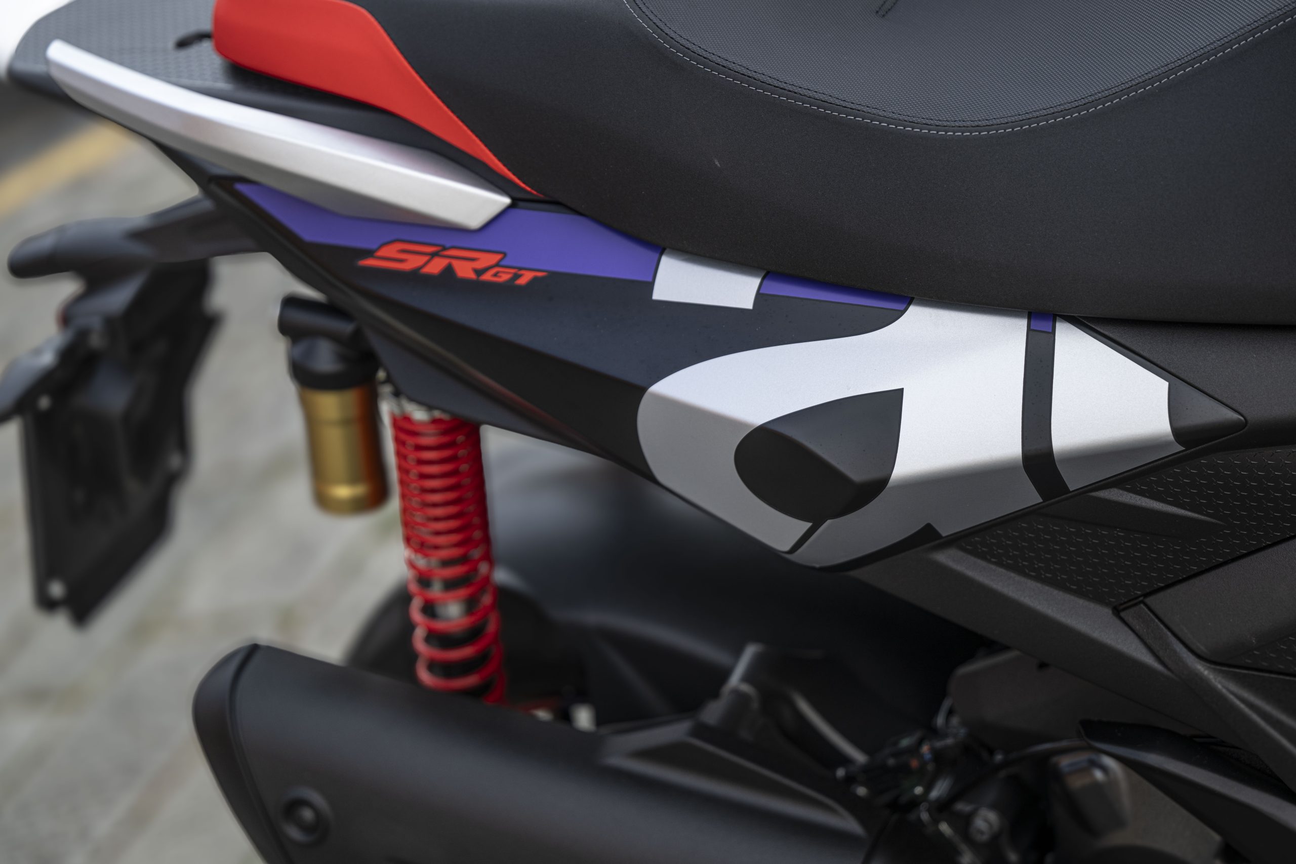 Aprilia SR GT 400