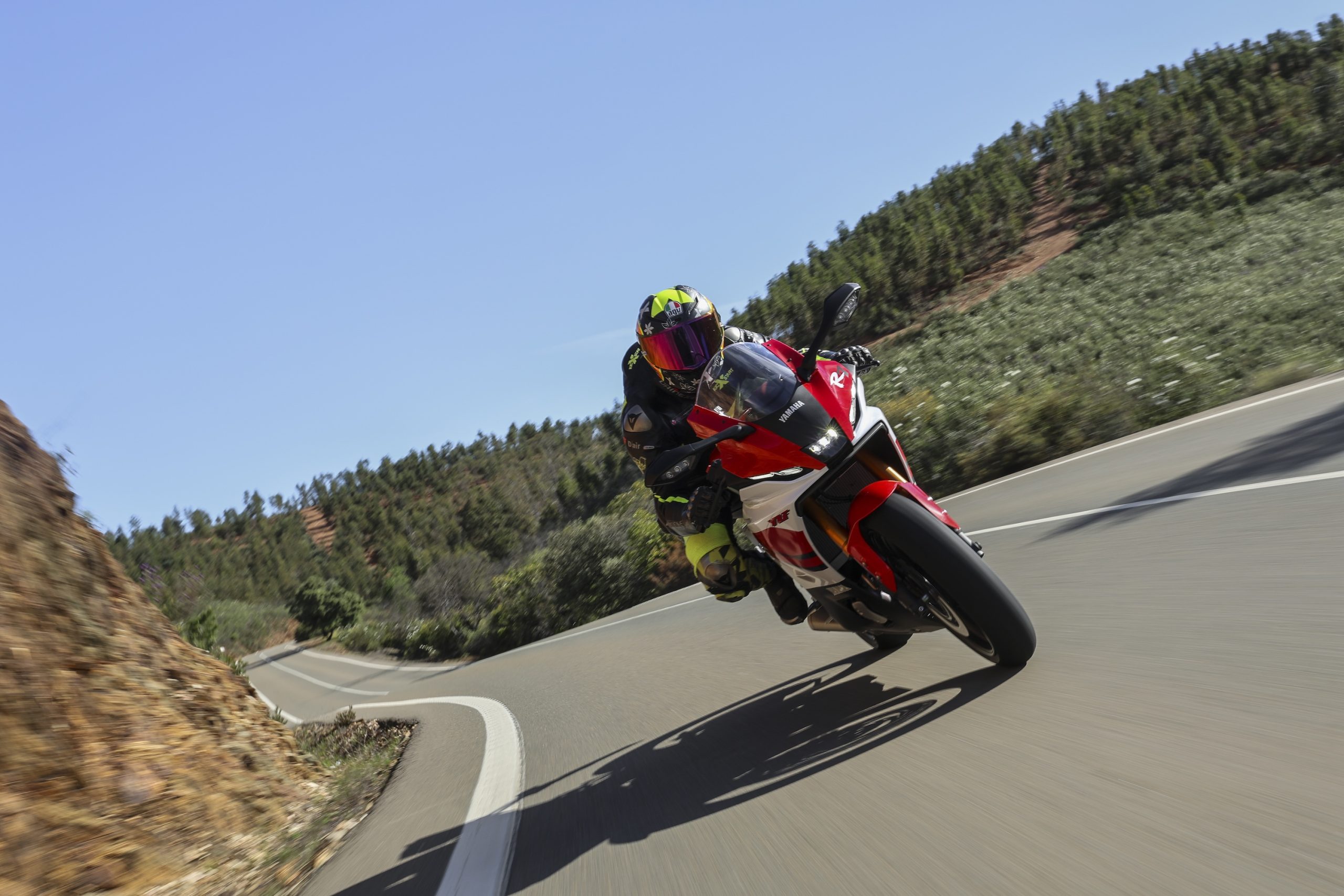 Yamaha R7