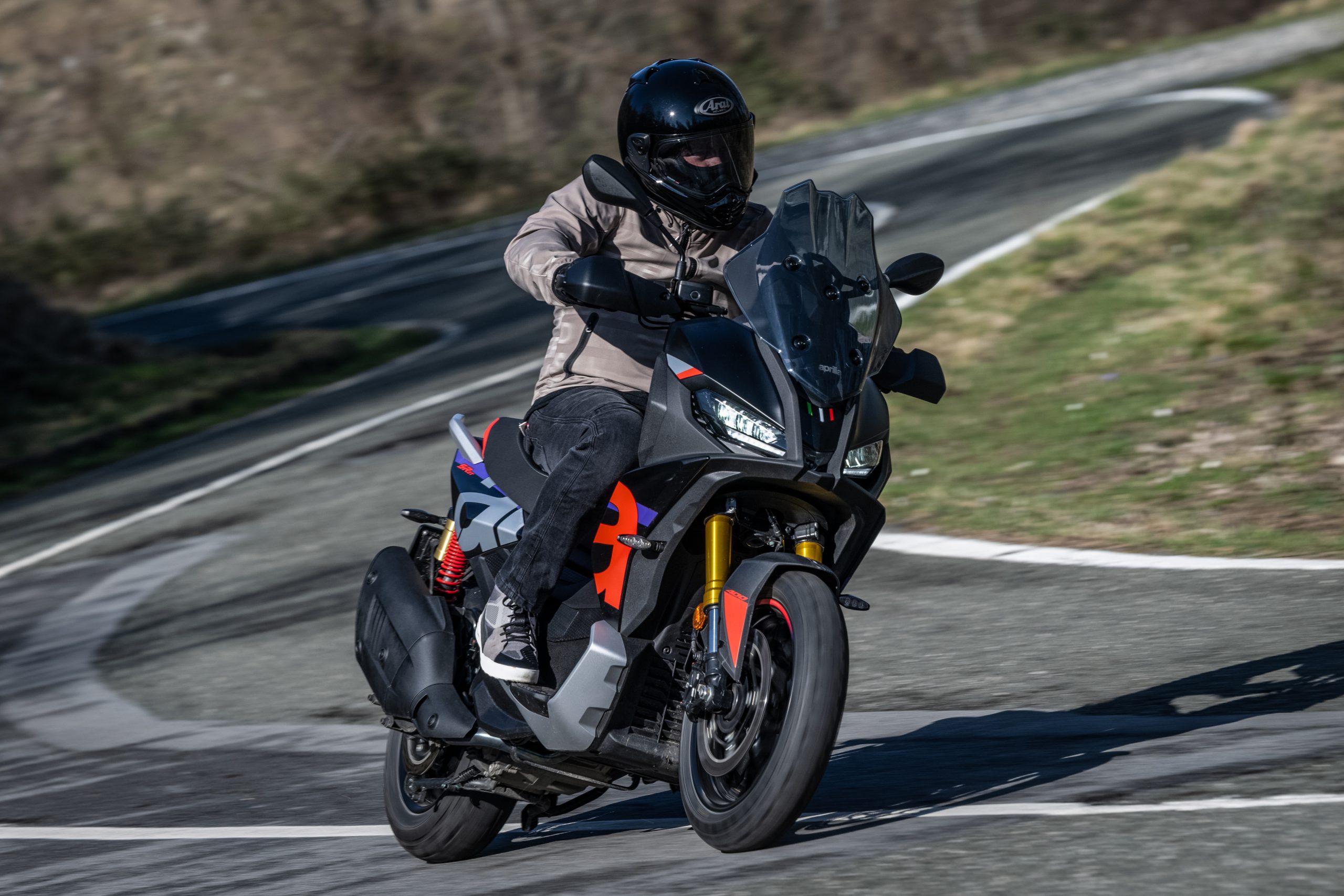 Aprilia SR GT 400