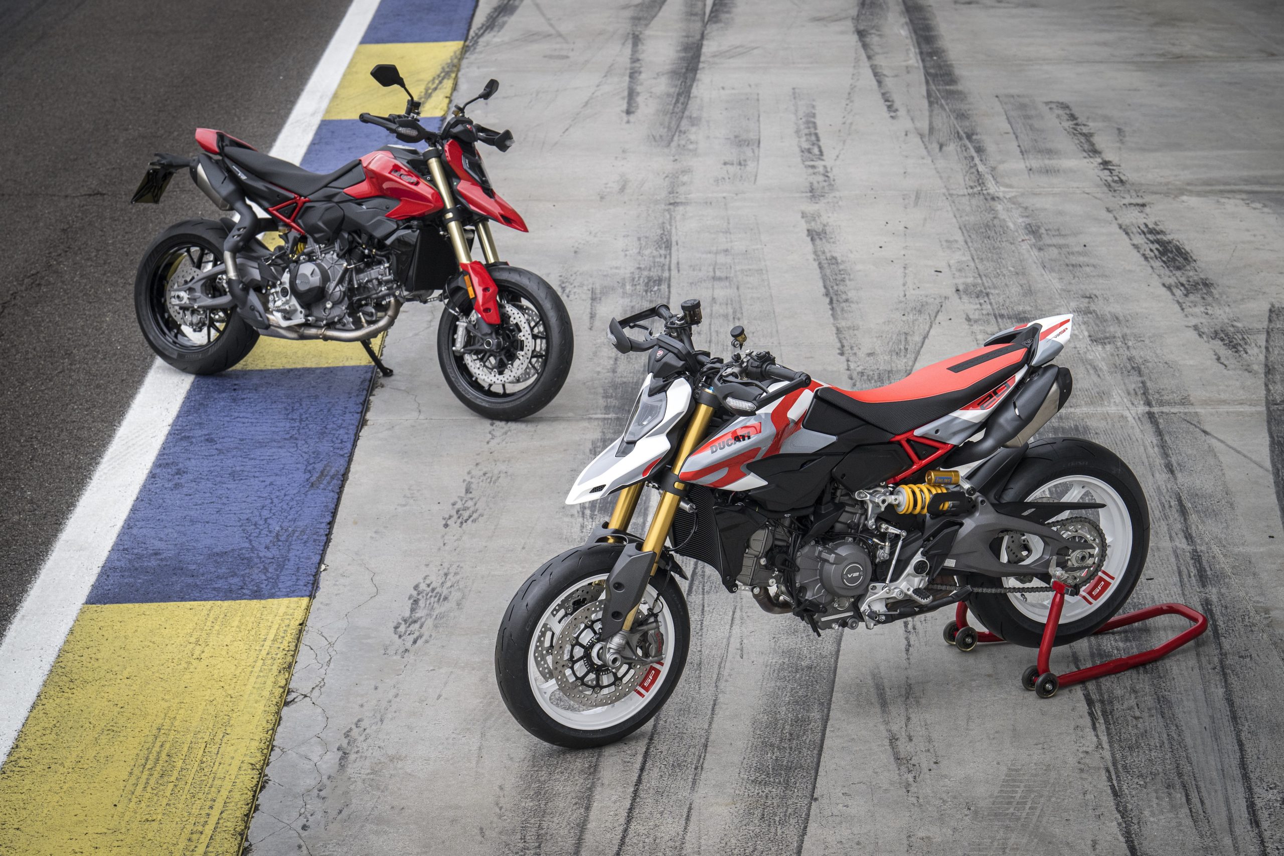 Ducati Hypermotard V2 SP
