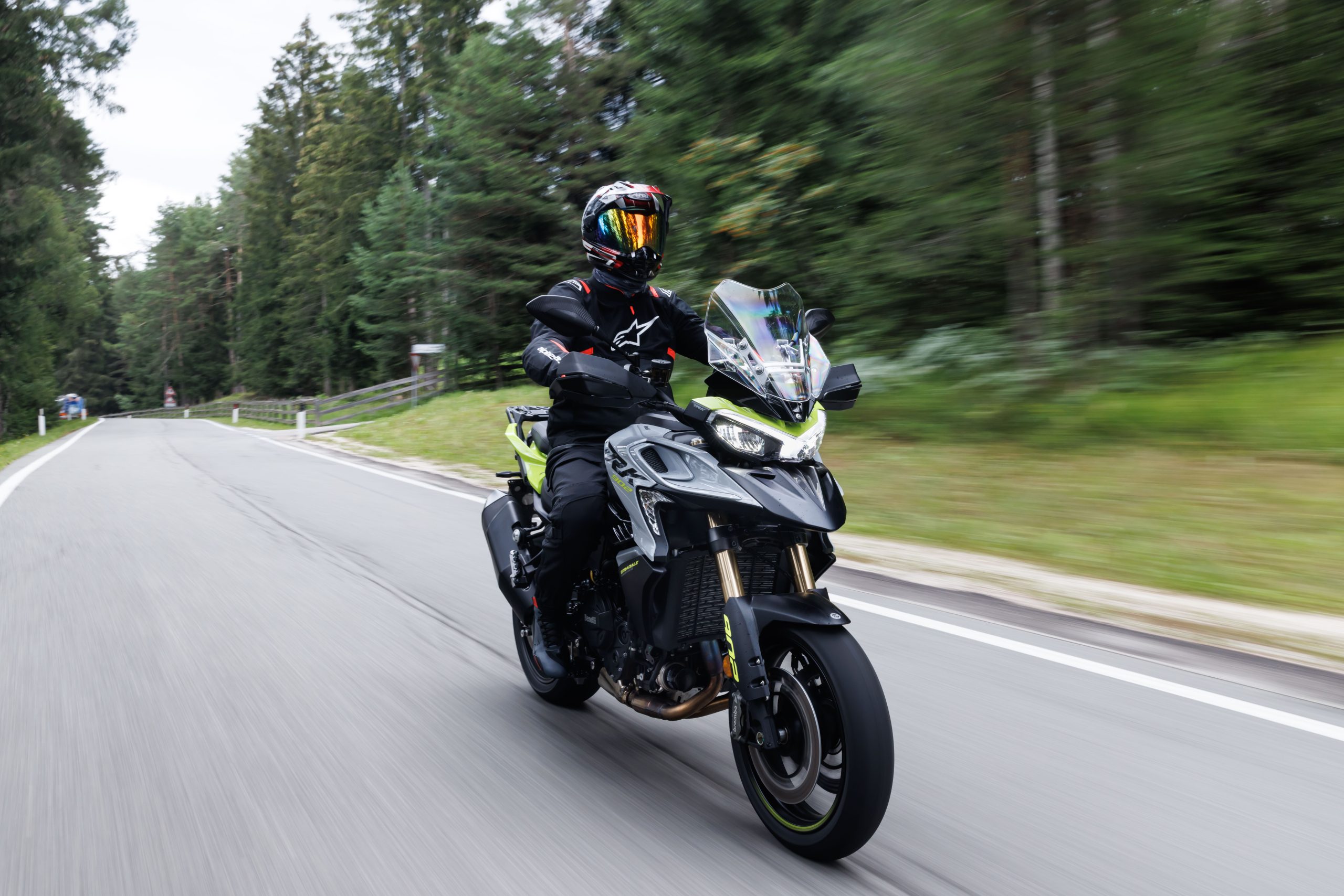 Benelli TRK902 Stradale