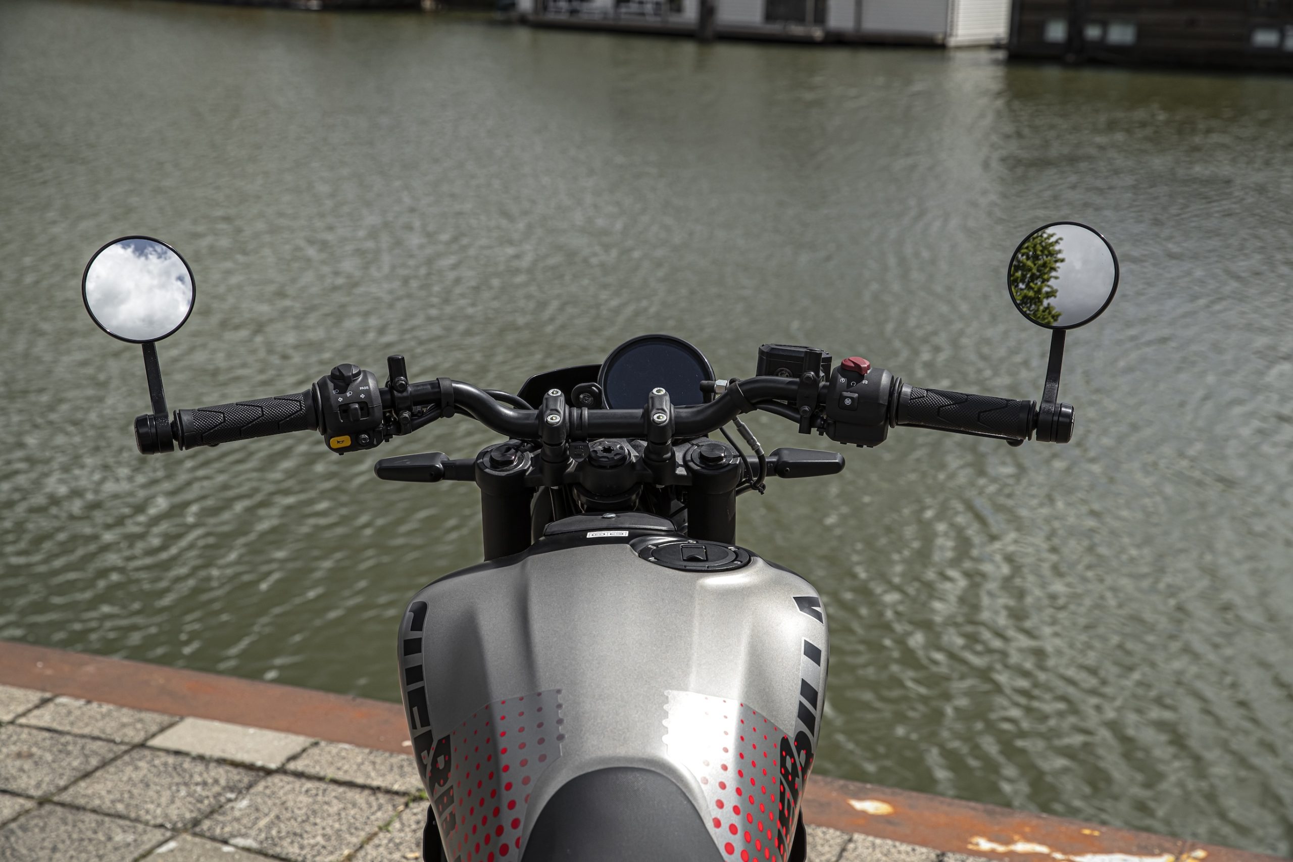 Royal Enfield Guerrilla 450 Apex
