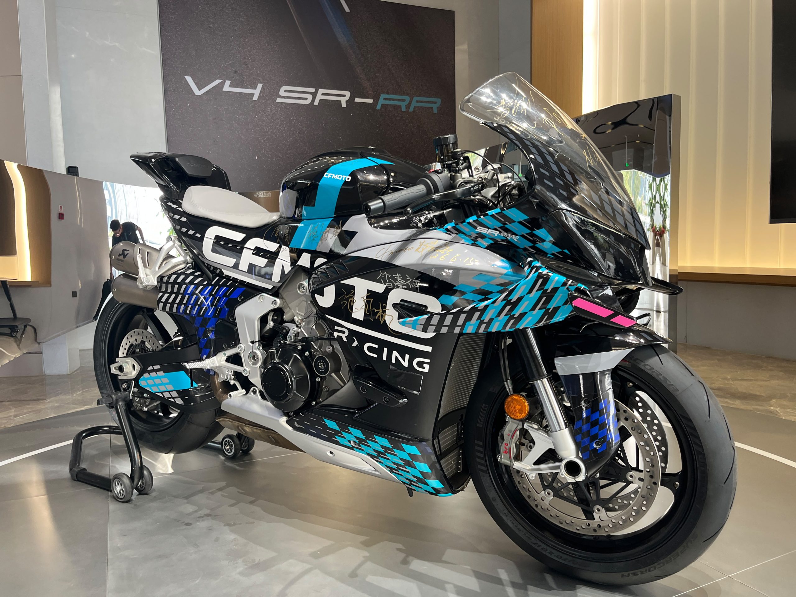 CFMoto V4 SR-RR